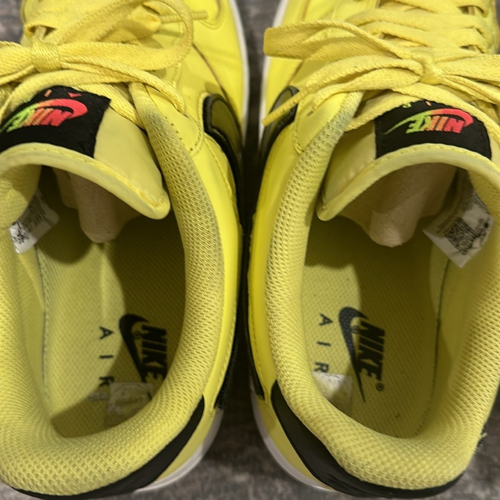 NIKE AIR FORCE 1 LV8 3 SIZE 10.5 MENS SNEAKERS BRIGHT YELLOW - Picture 10 of 16
